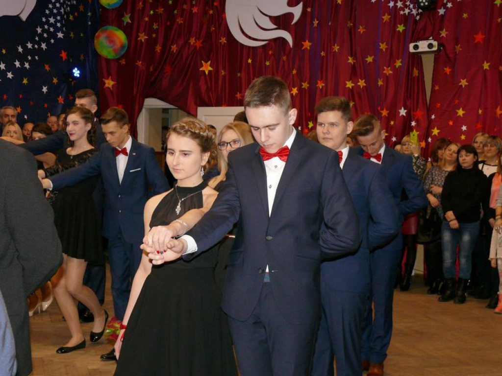 W Gimnazjum nr 2 odbył się bal klas trzecich
