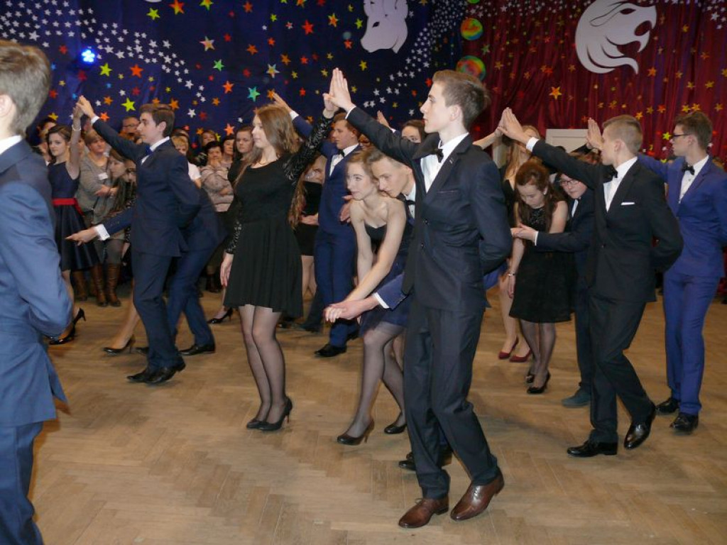 W Gimnazjum nr 2 odbył się bal klas trzecich