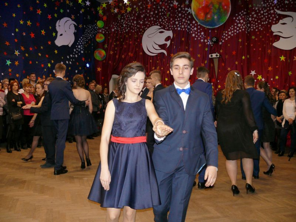 W Gimnazjum nr 2 odbył się bal klas trzecich