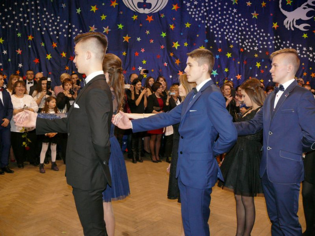 W Gimnazjum nr 2 odbył się bal klas trzecich