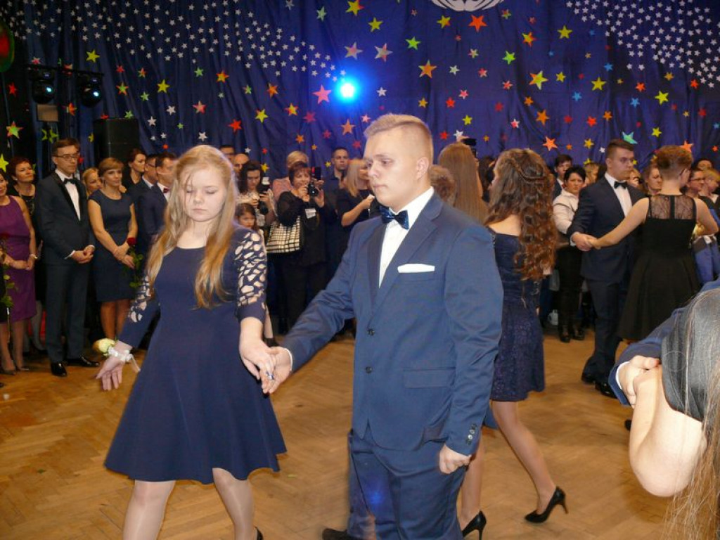 W Gimnazjum nr 2 odbył się bal klas trzecich