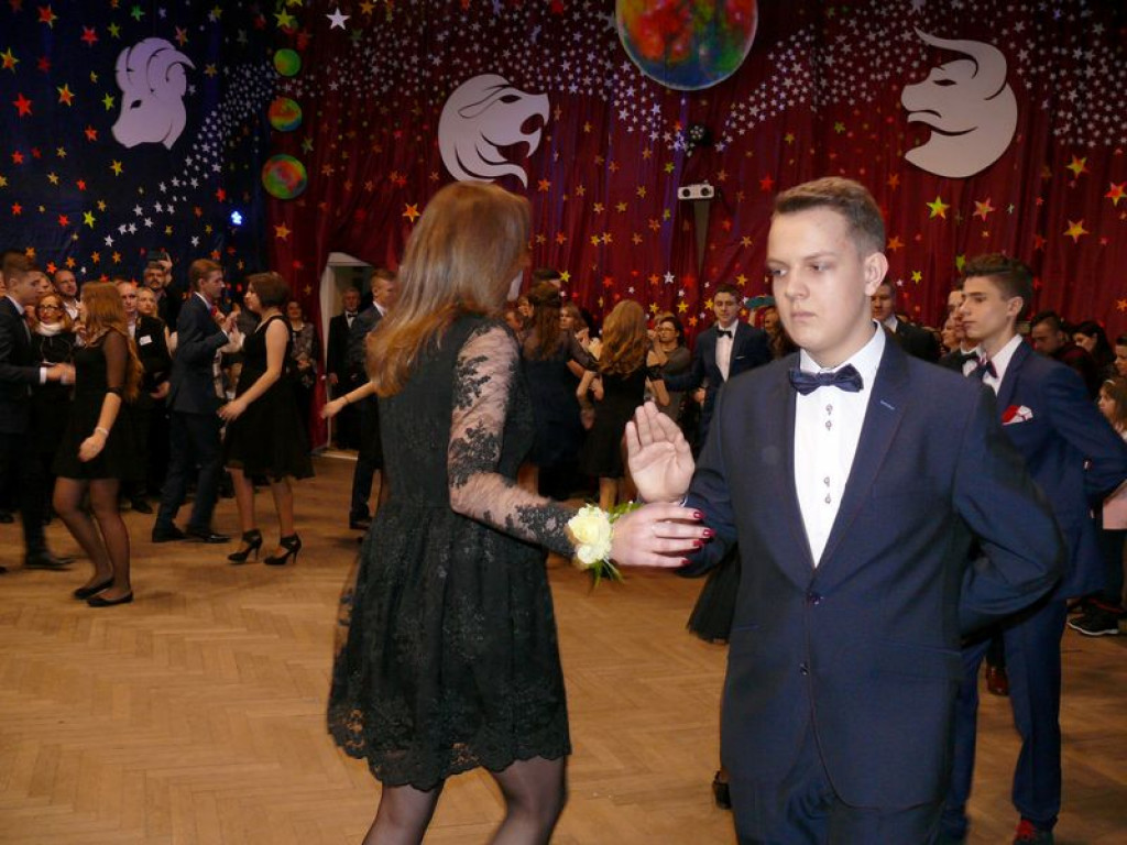 W Gimnazjum nr 2 odbył się bal klas trzecich