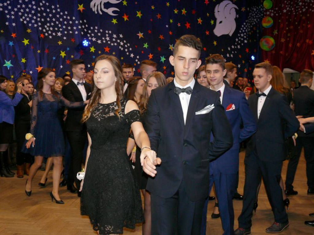 W Gimnazjum nr 2 odbył się bal klas trzecich