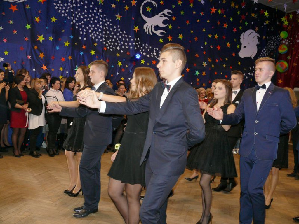W Gimnazjum nr 2 odbył się bal klas trzecich