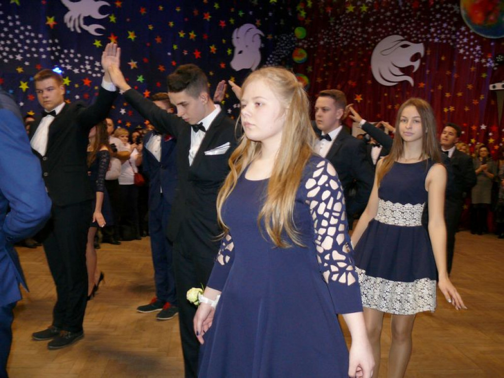 W Gimnazjum nr 2 odbył się bal klas trzecich