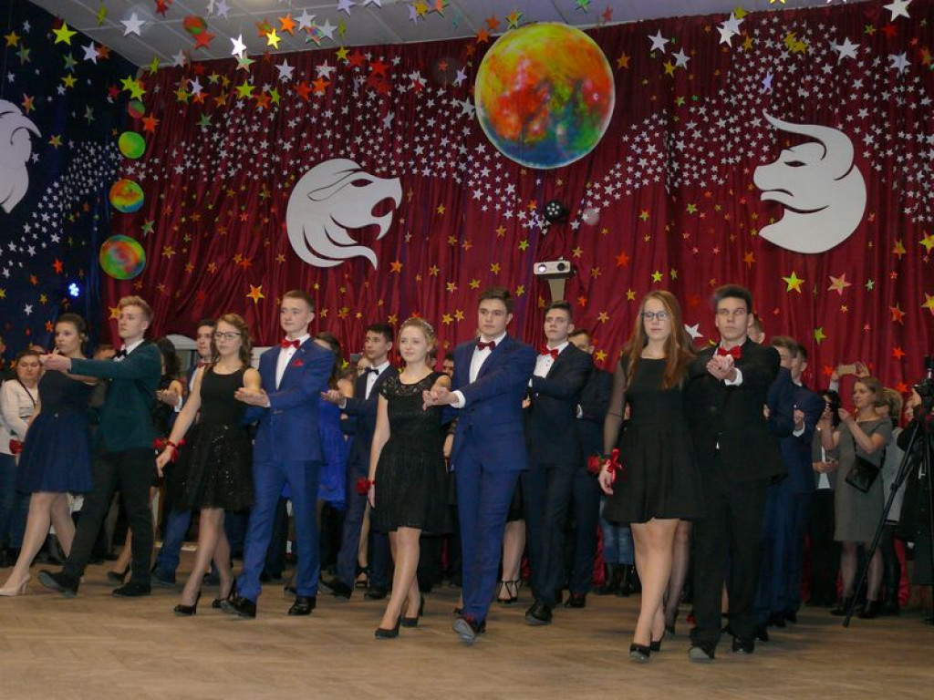 W Gimnazjum nr 2 odbył się bal klas trzecich