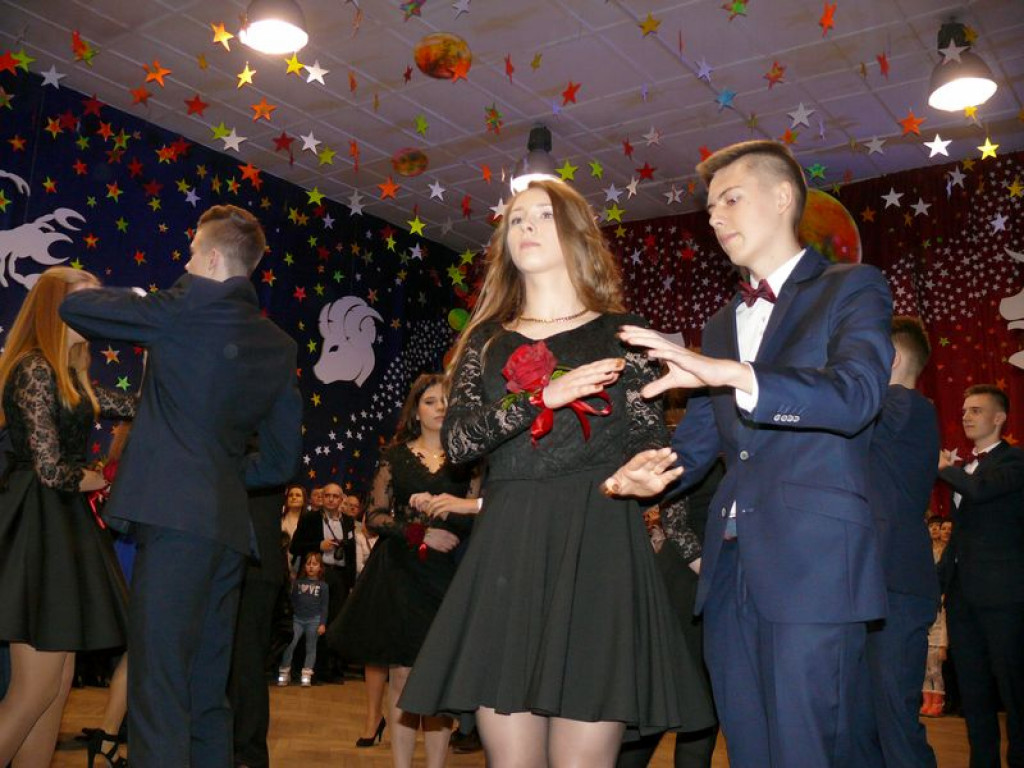 W Gimnazjum nr 2 odbył się bal klas trzecich