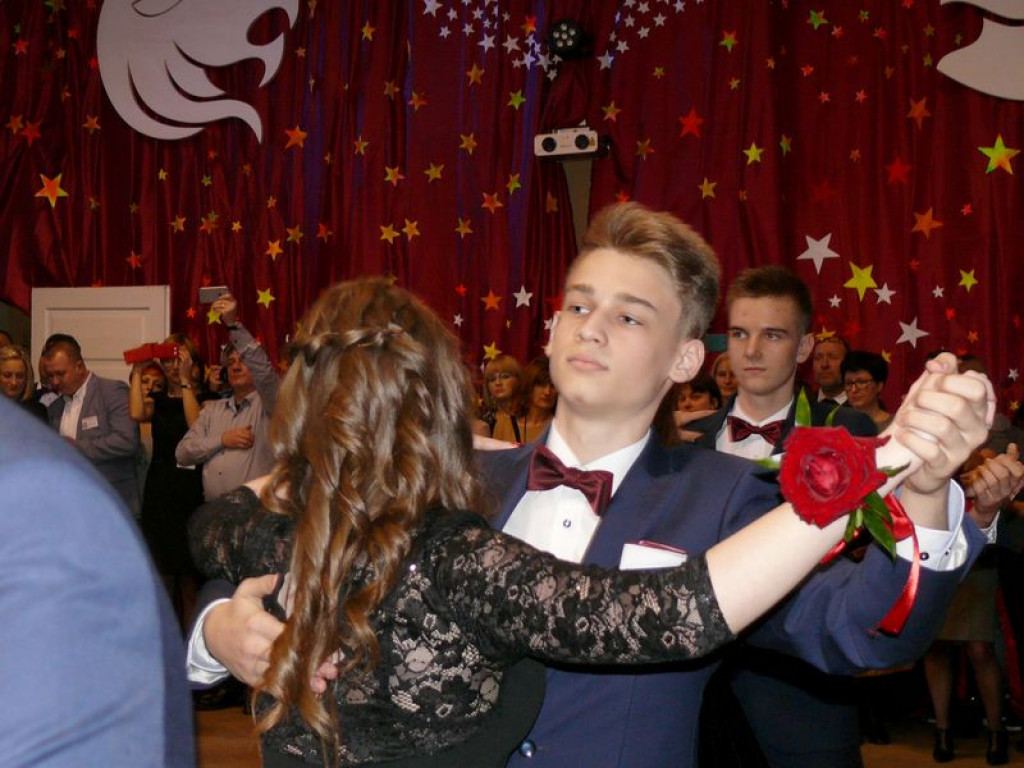 W Gimnazjum nr 2 odbył się bal klas trzecich