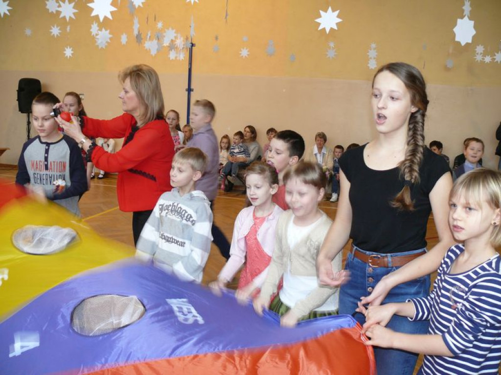 Choinka w szkole w Dąbkowicach