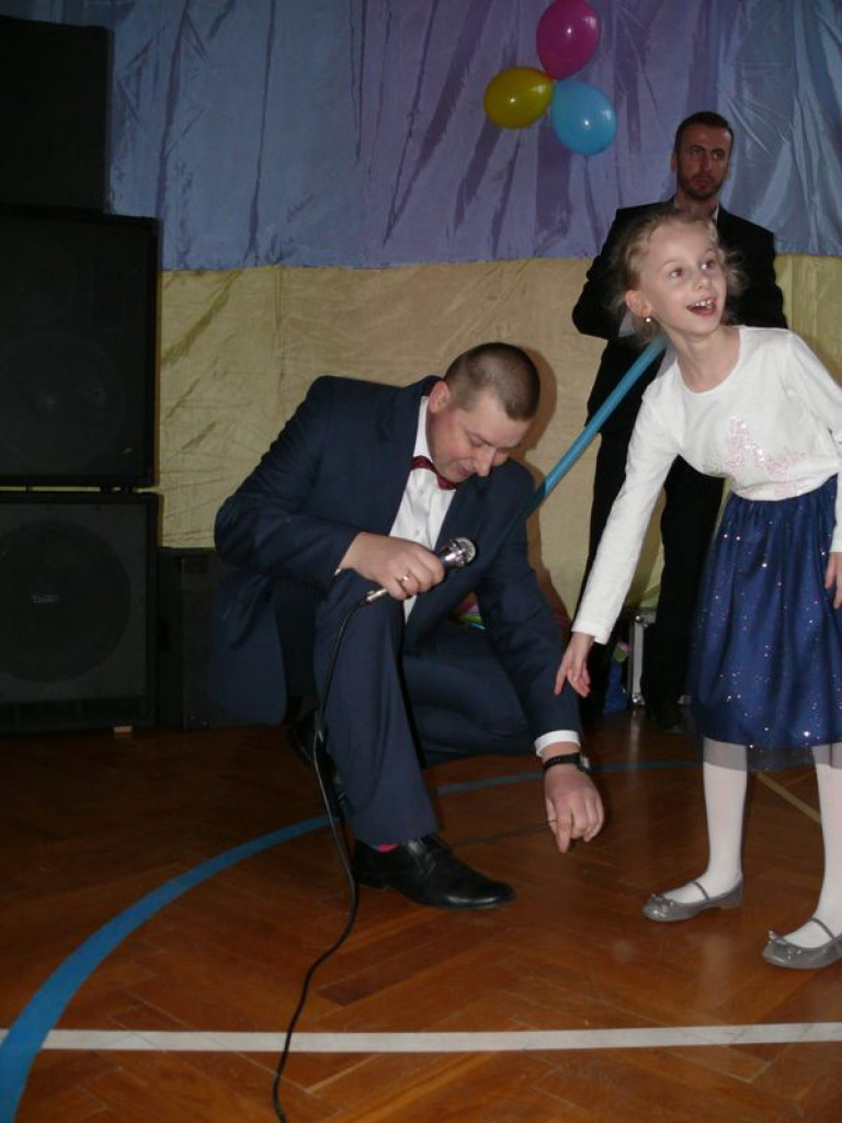 W Zielkowicach dzieci bawiły się na choince