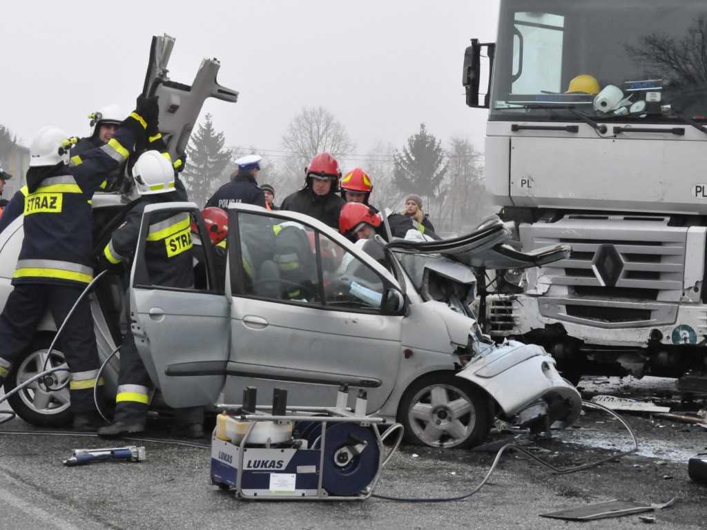Poważny wypadek na skrzyżowaniu DK14 z Chruślanką