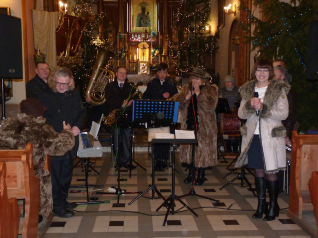 Wspólne kolędowanie ze strykowską orkiestrą [zdjęcia]