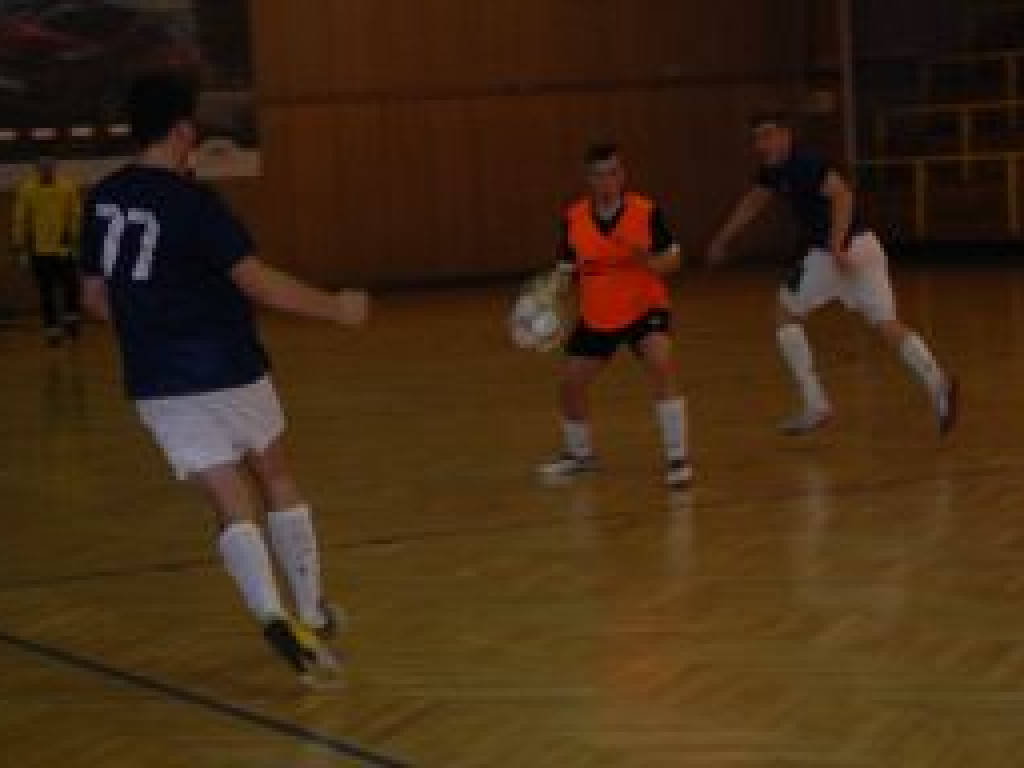 Ciekawie w czołówce tabeli III ligi halówki