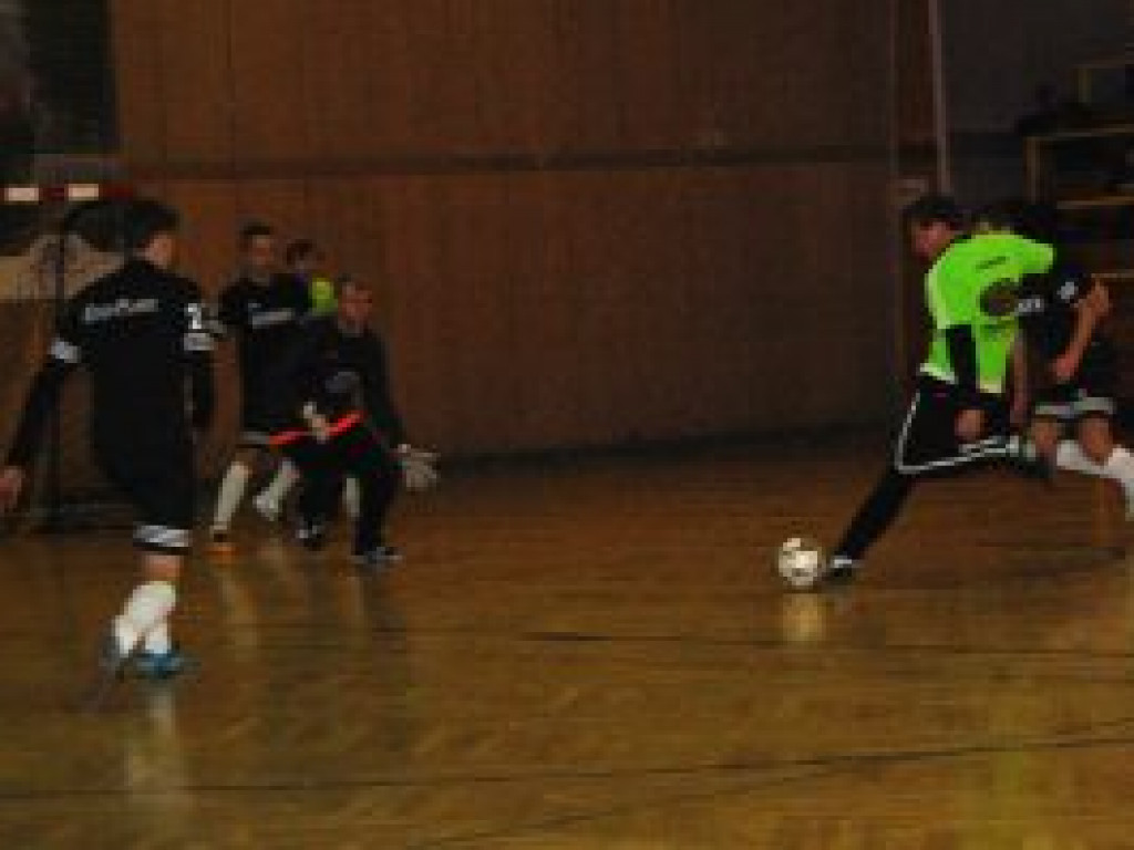 Renix przegrywał 0:2, ale wygrał po rzutach karnych