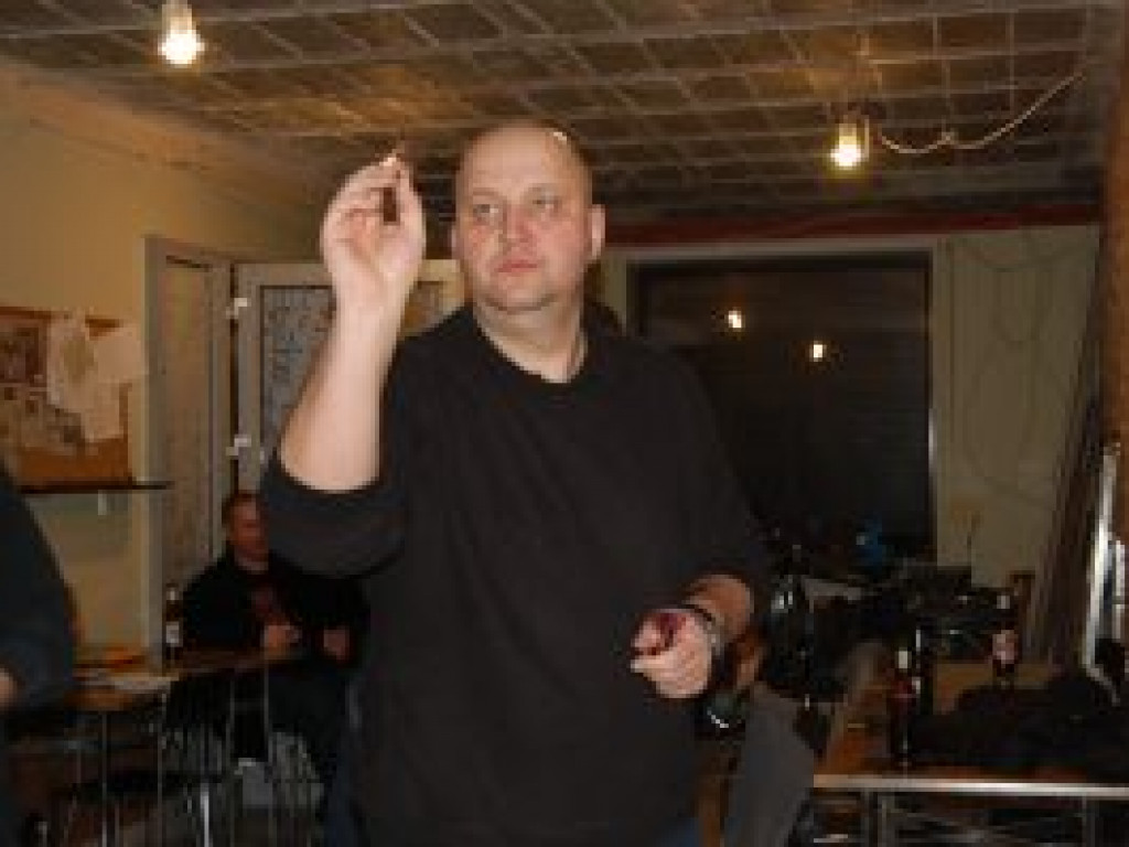 Kolejny gracz darta na pokładzie