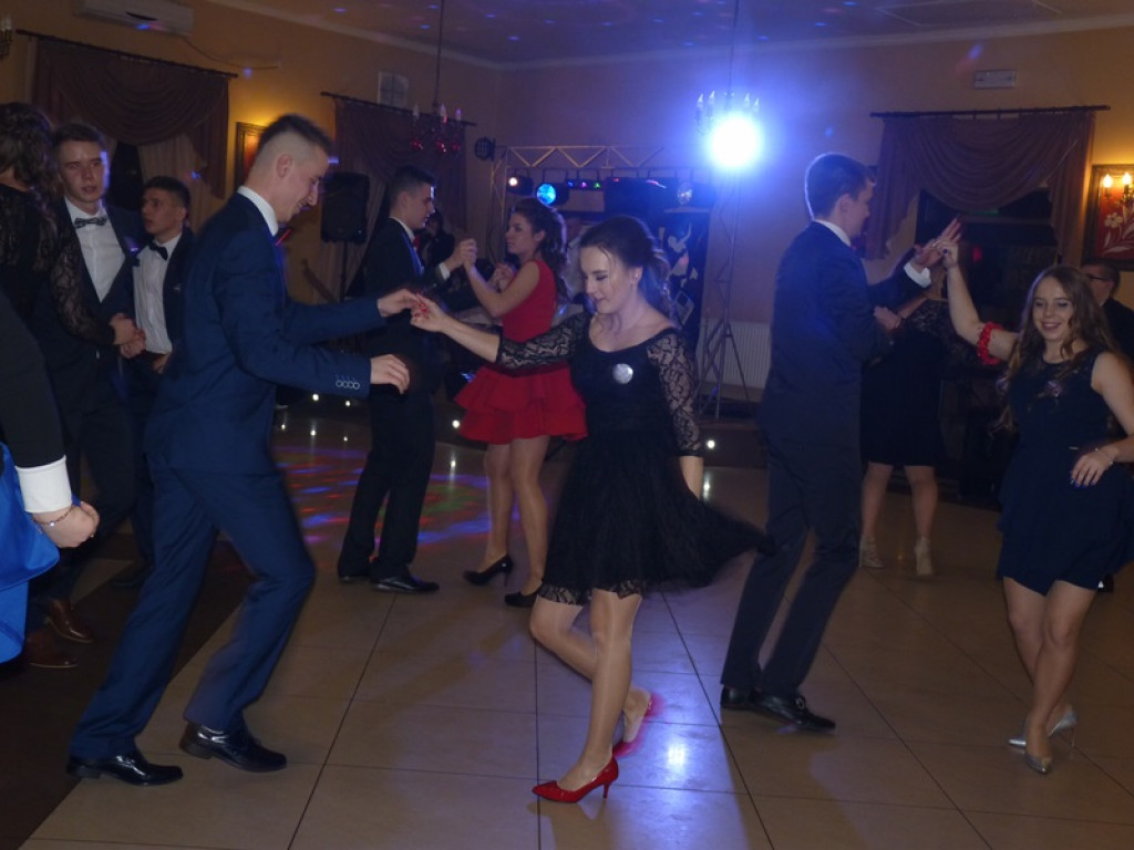 Uczniowie z ZS Żychlin stoją na progu dojrzałości