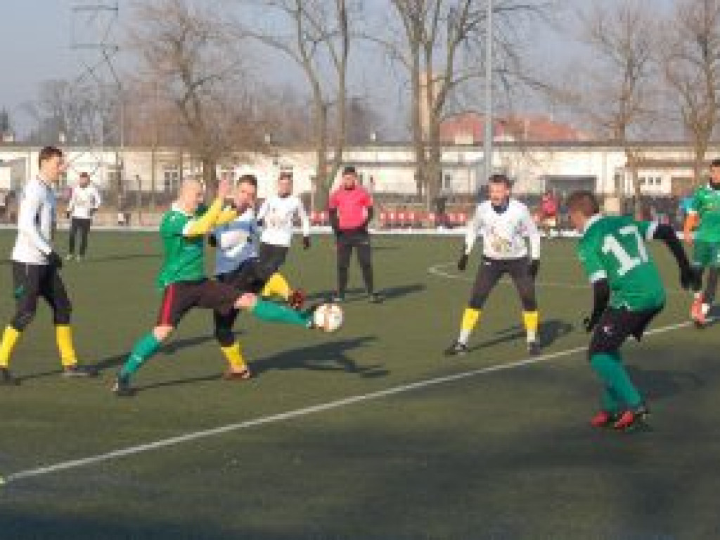 Oblodzone boisko nie przeszkodziło w sparingu