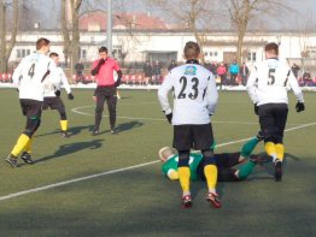 Oblodzone boisko nie przeszkodziło w sparingu
