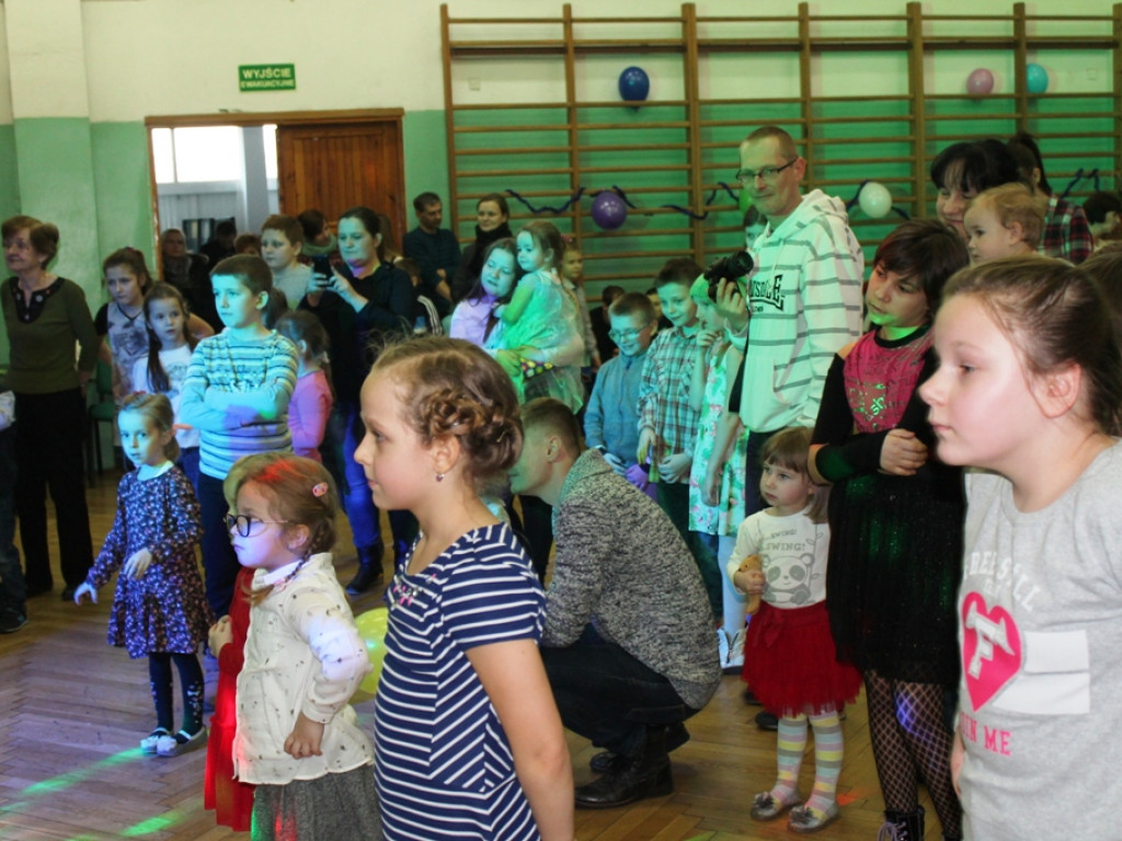 Zabawa noworoczna na osiedlu Kostka [galeria zdjęć]