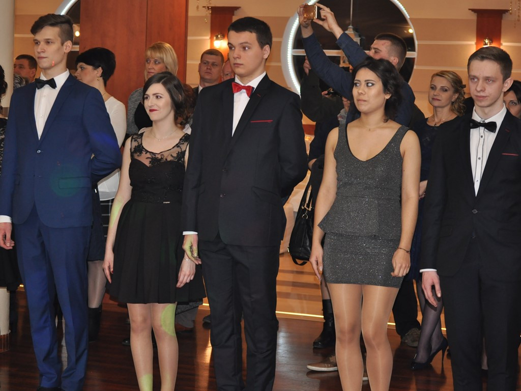 Uczniowie ZSP1 bawią się na Szkiełkach - zdjęcia