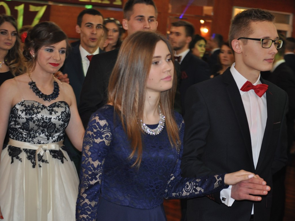 Uczniowie ZSP1 bawią się na Szkiełkach - zdjęcia