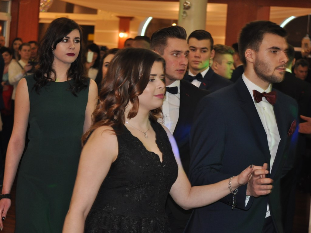 Uczniowie ZSP1 bawią się na Szkiełkach - zdjęcia
