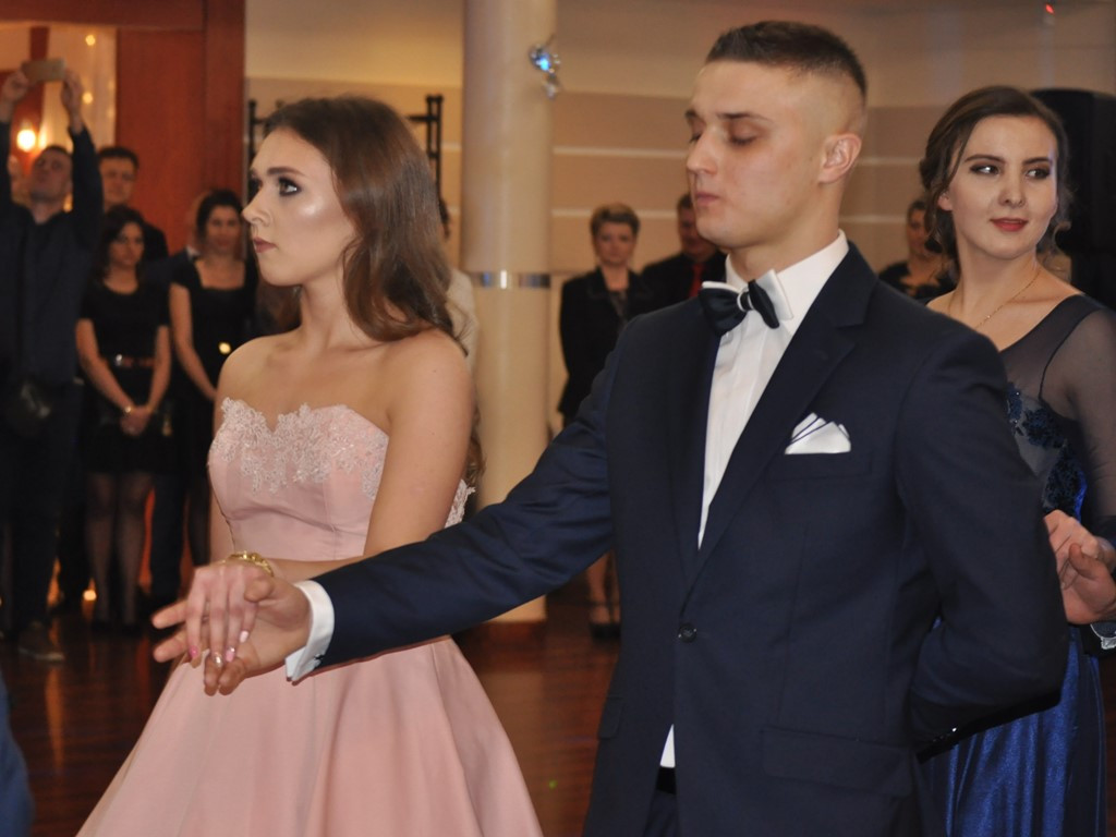 Uczniowie ZSP1 bawią się na Szkiełkach - zdjęcia