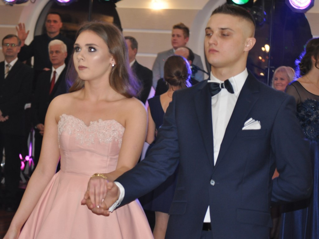 Uczniowie ZSP1 bawią się na Szkiełkach - zdjęcia