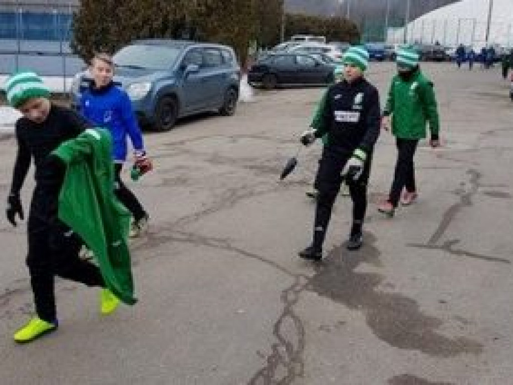 Sprawdzian Pelikana-2003 z Wisłą na wyrównanym poziomie