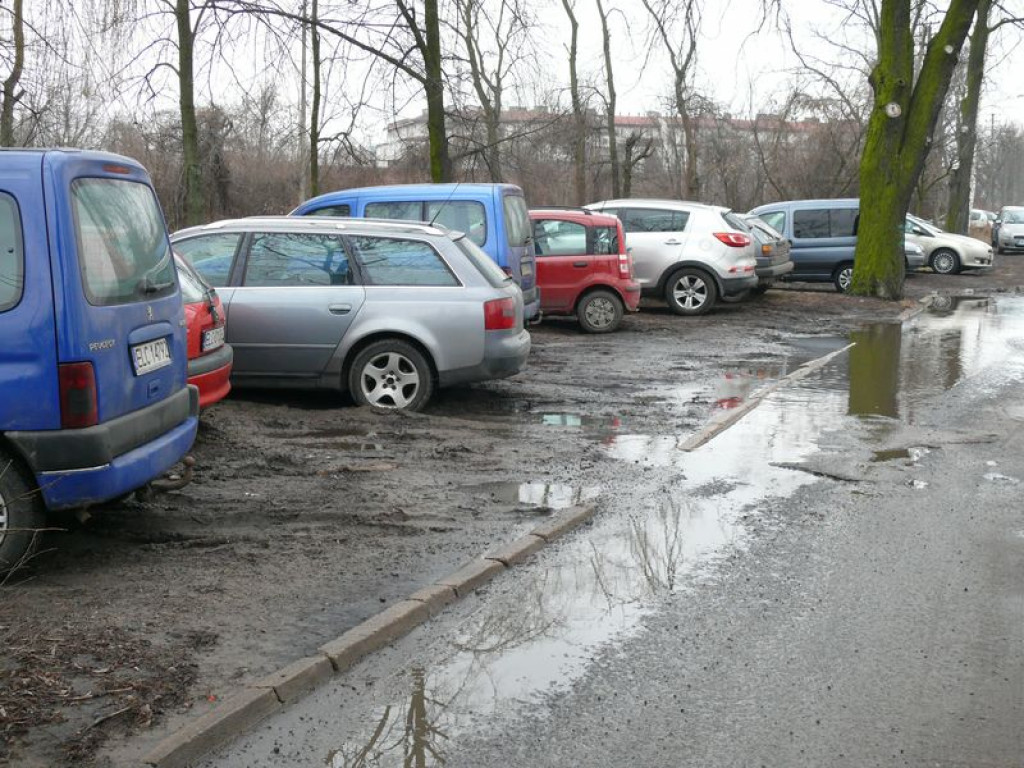 Kierowcy - nie parkujcie na ul. Dworcowej