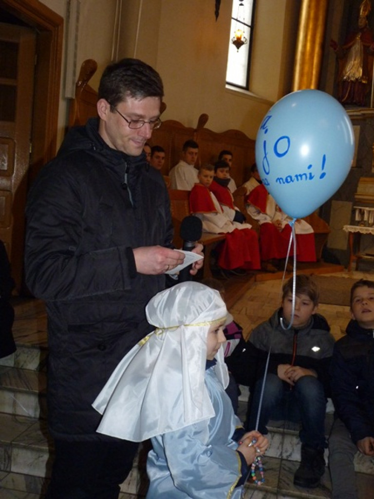 Przedszkolaki na Balu u Pana Jezusa