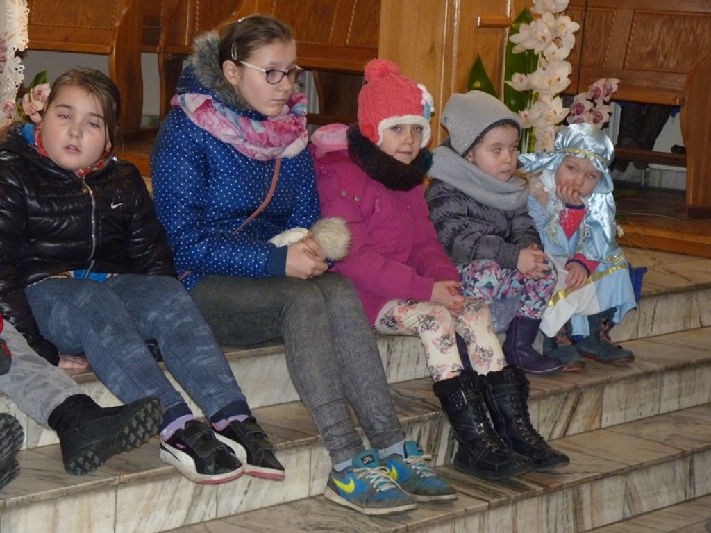 Przedszkolaki na Balu u Pana Jezusa