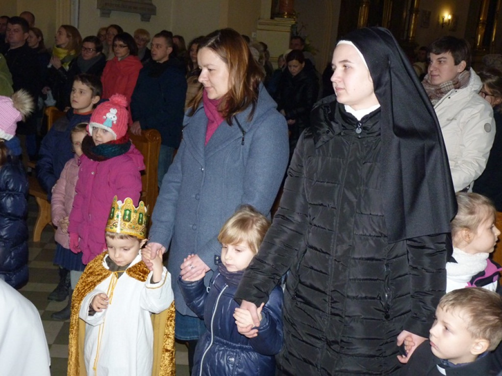 Przedszkolaki na Balu u Pana Jezusa