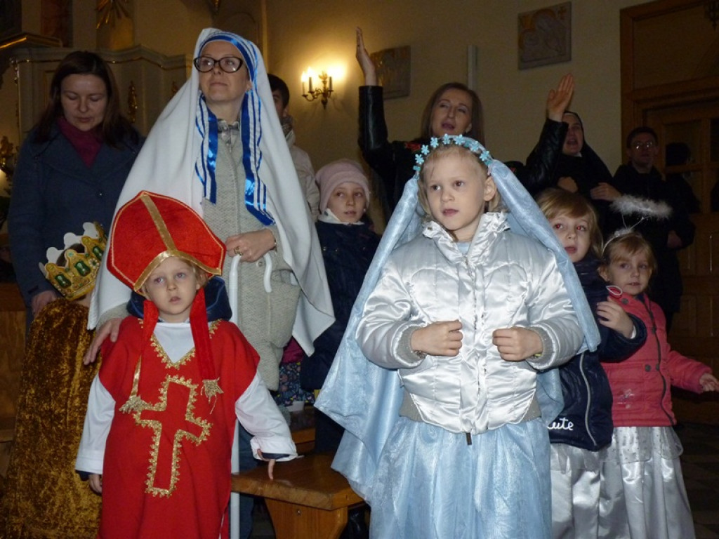 Przedszkolaki na Balu u Pana Jezusa