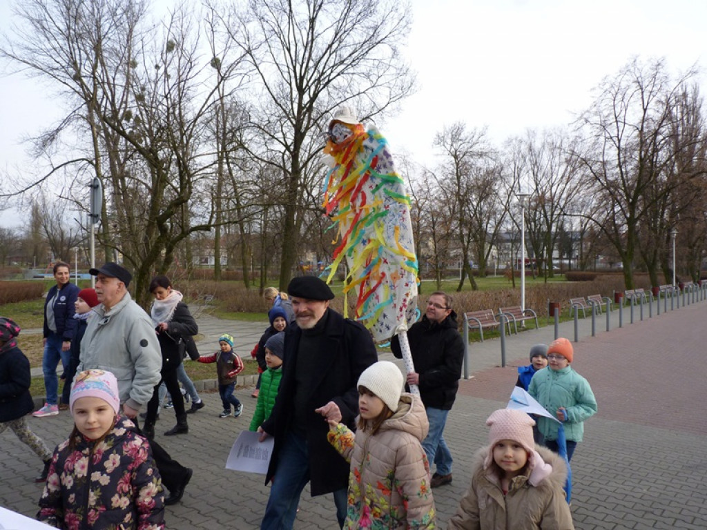 Akwarelki zatopiły kukiełkę zimy
