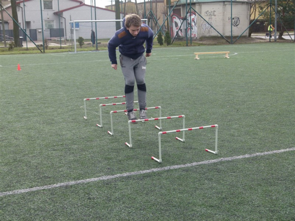 Gra terenowa z bezpieczeństwem w sieci w tle