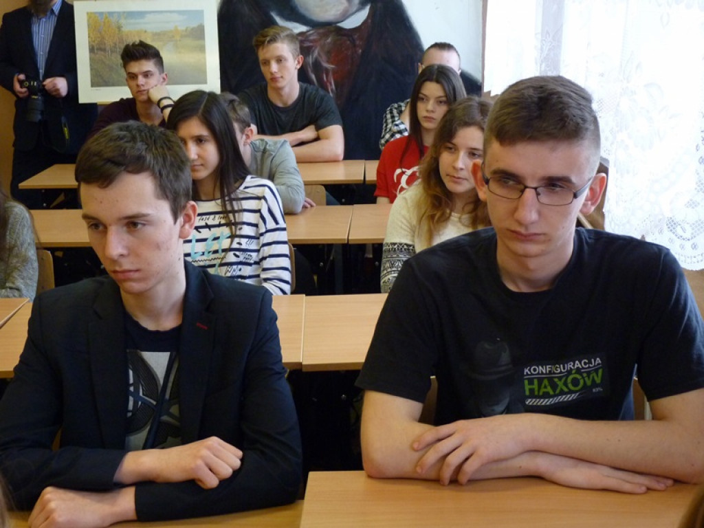 Wystawa i prelekcja o pocztówkach w I LO