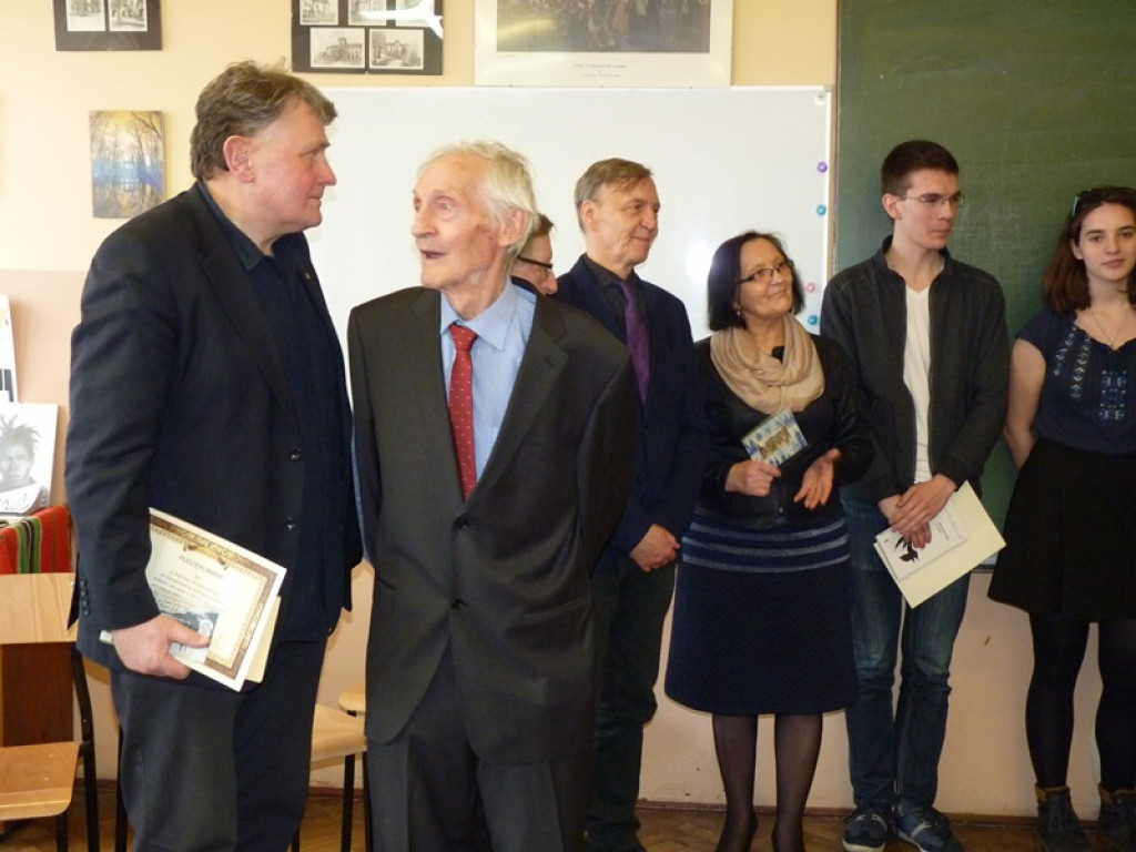 Wystawa i prelekcja o pocztówkach w I LO
