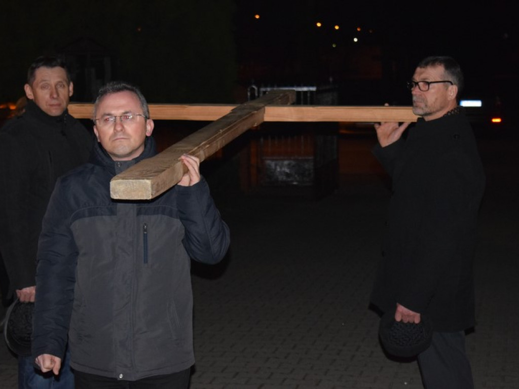 Droga krzyżowa na ulicach Korabki