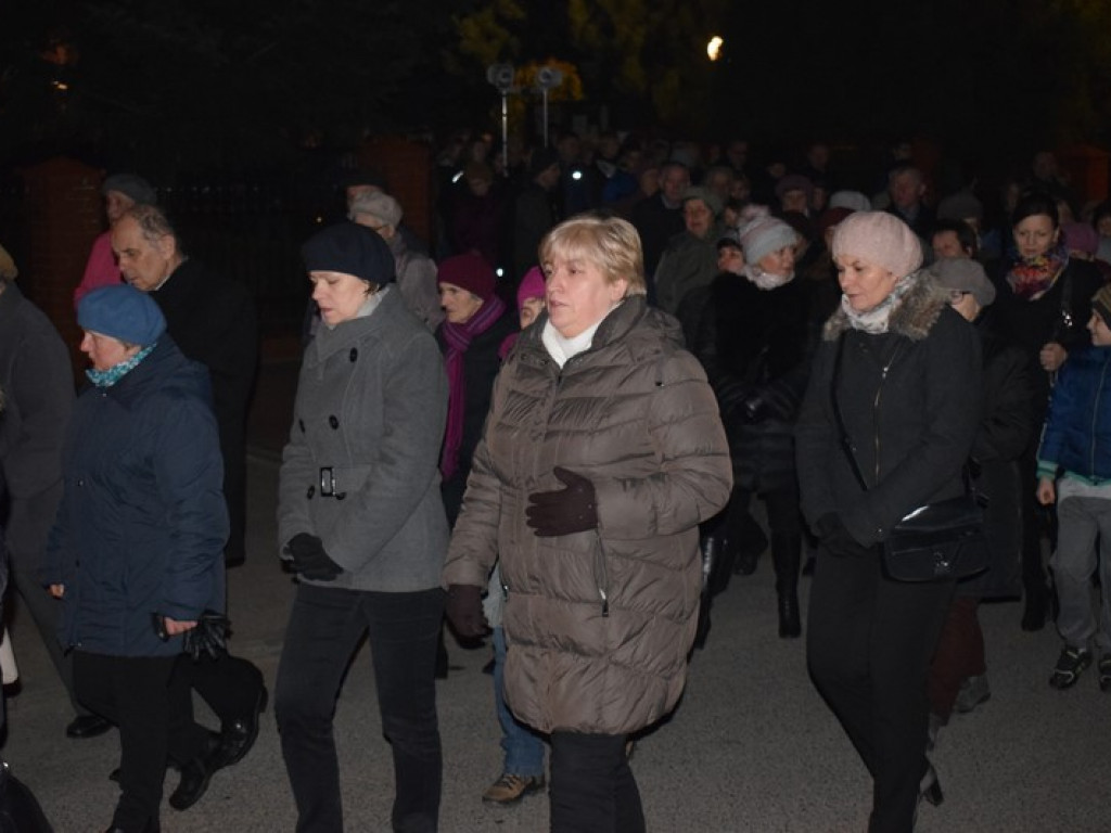 Droga krzyżowa na ulicach Korabki