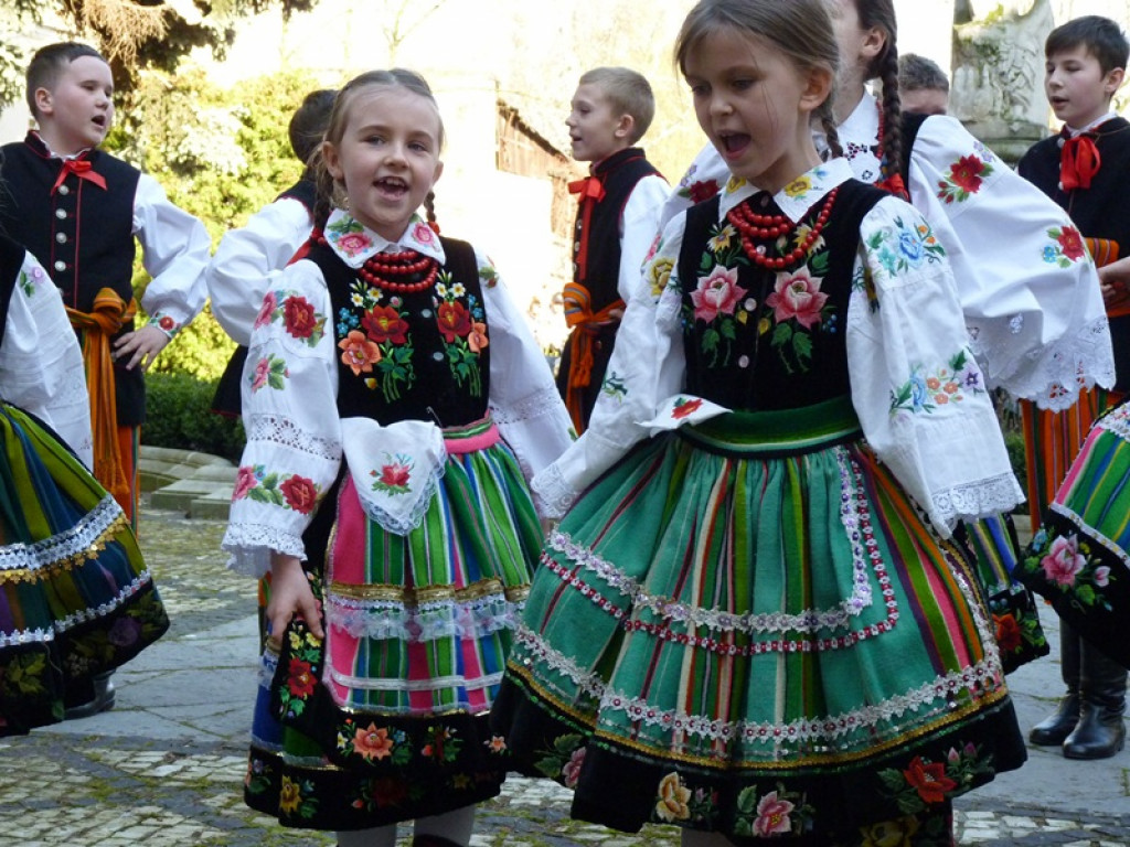 Łowickie zespoły ludowe w koncercie dla Agnieszki