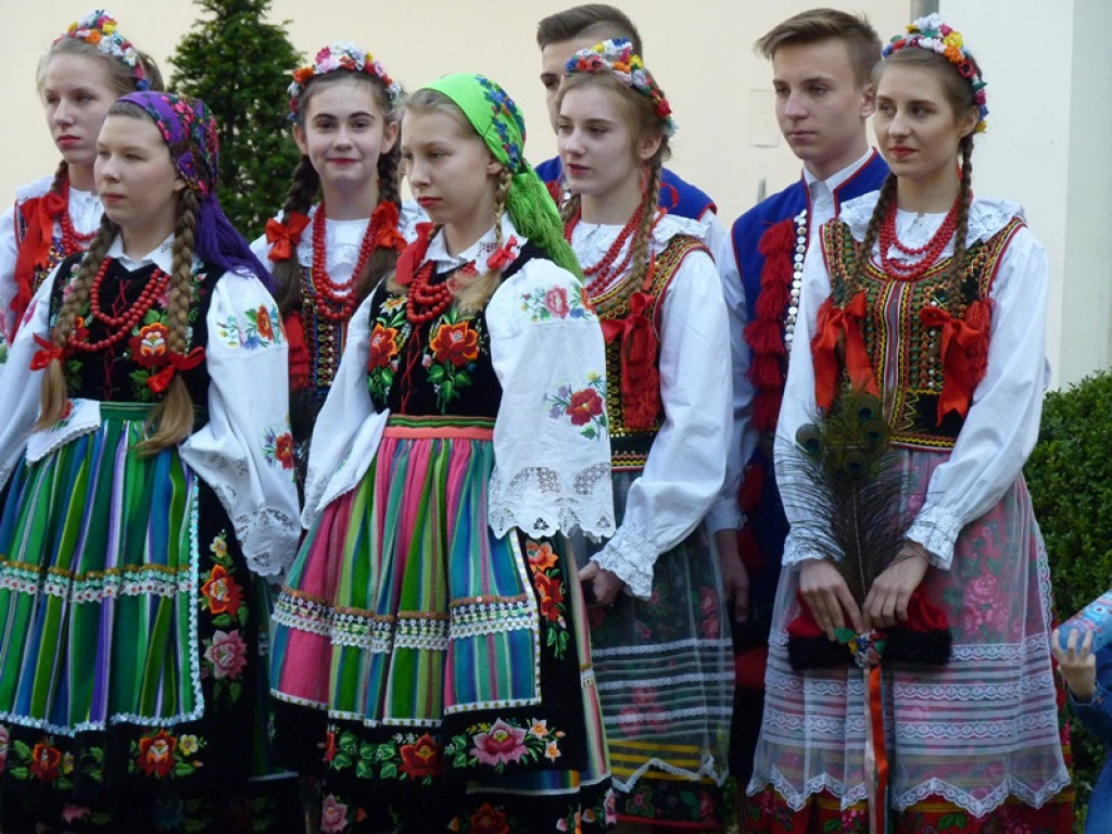 Łowickie zespoły ludowe w koncercie dla Agnieszki