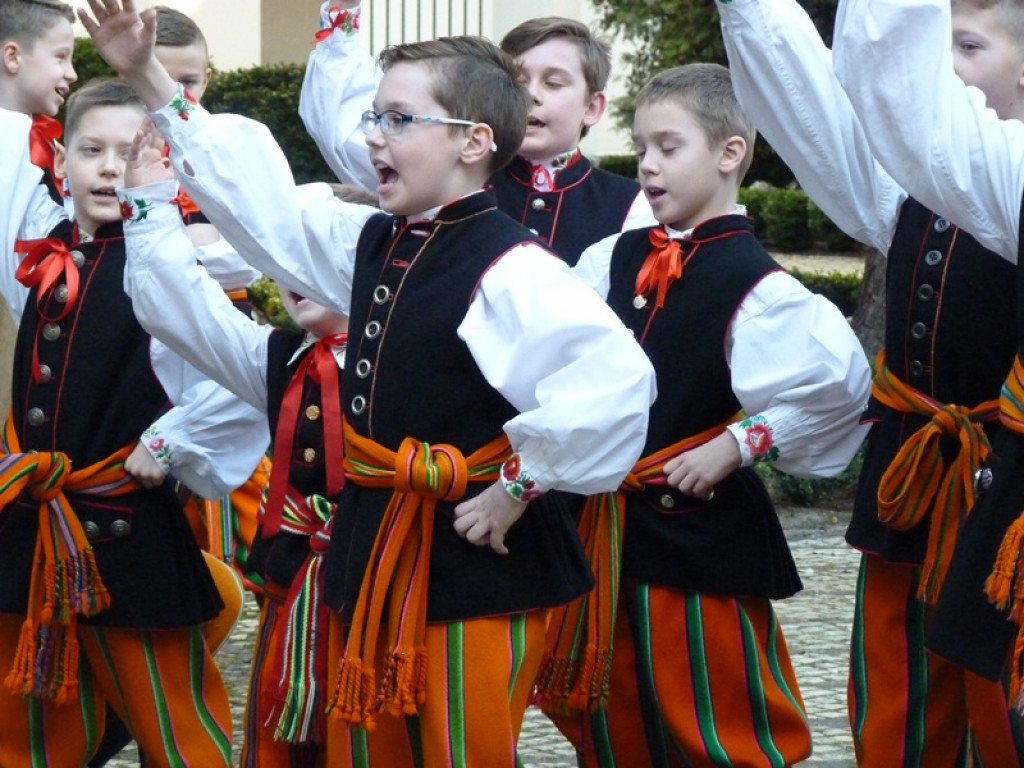 Łowickie zespoły ludowe w koncercie dla Agnieszki