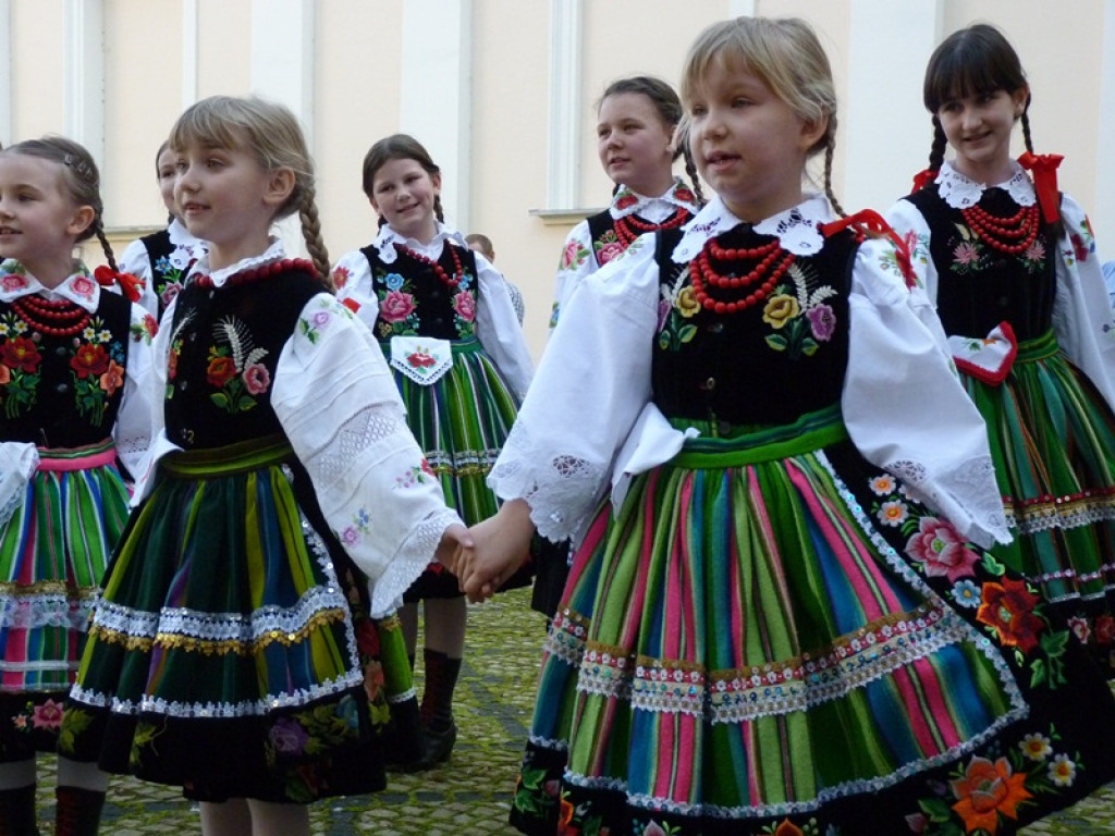 Łowickie zespoły ludowe w koncercie dla Agnieszki