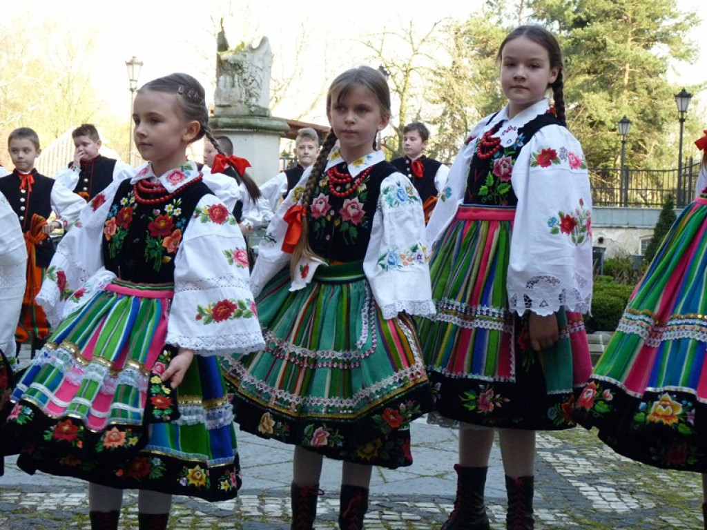 Łowickie zespoły ludowe w koncercie dla Agnieszki