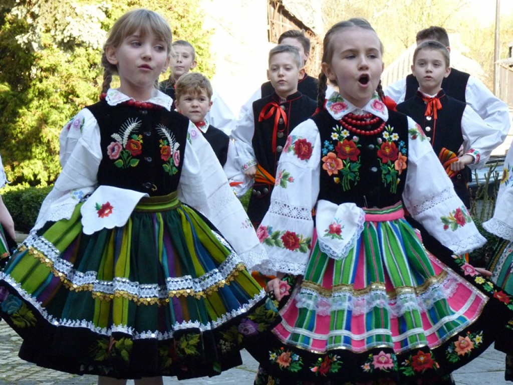 Łowickie zespoły ludowe w koncercie dla Agnieszki