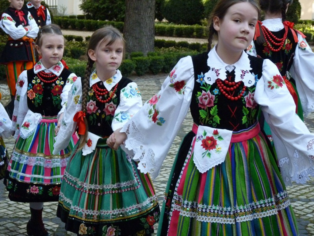 Łowickie zespoły ludowe w koncercie dla Agnieszki