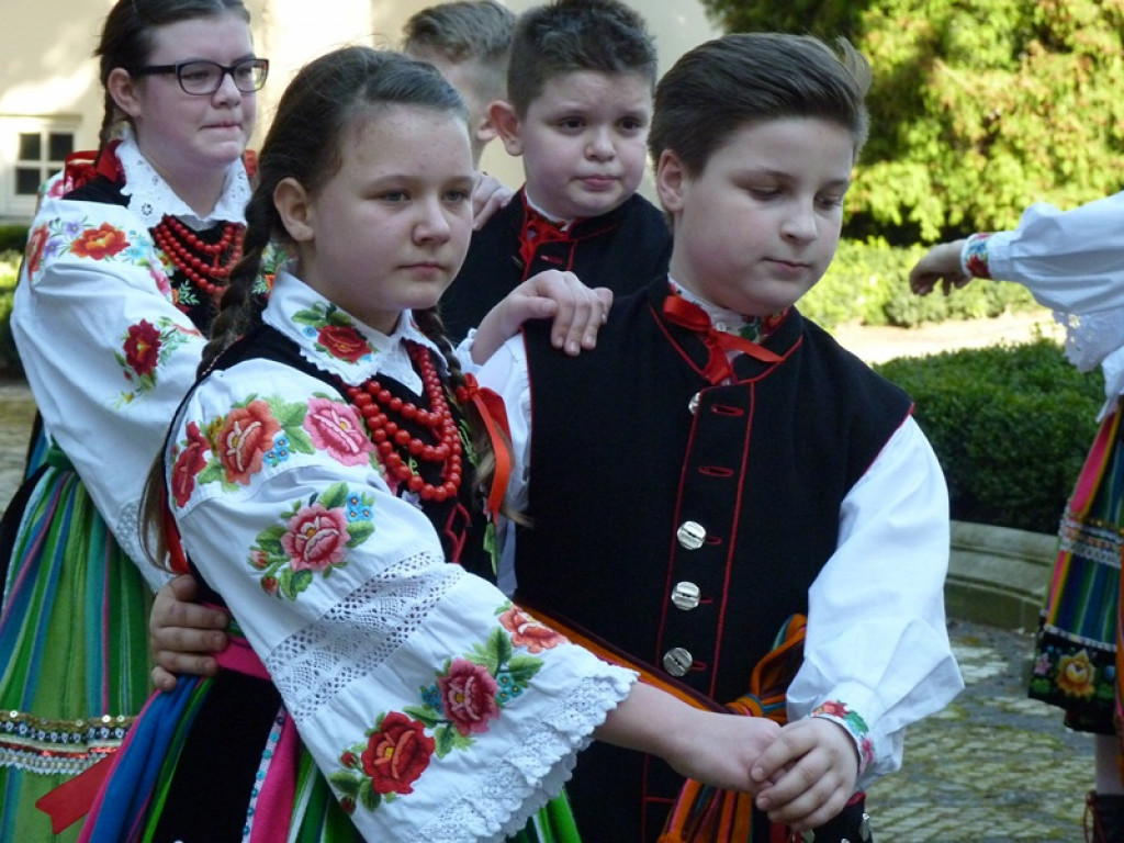 Łowickie zespoły ludowe w koncercie dla Agnieszki