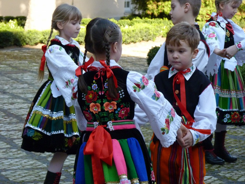 Łowickie zespoły ludowe w koncercie dla Agnieszki