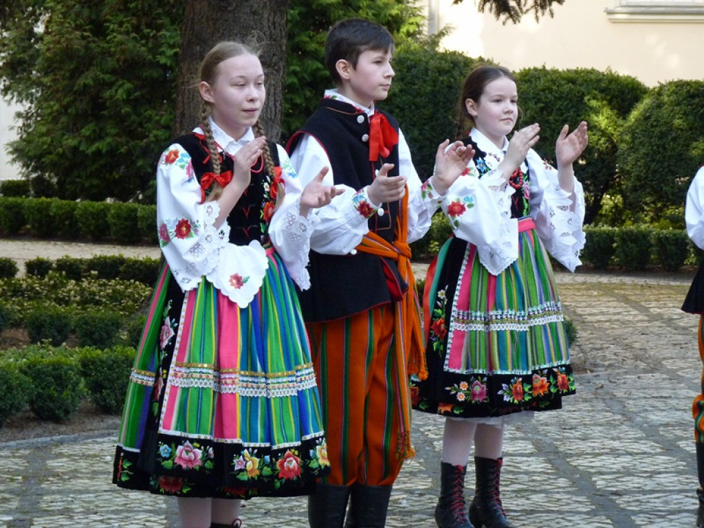 Łowickie zespoły ludowe w koncercie dla Agnieszki
